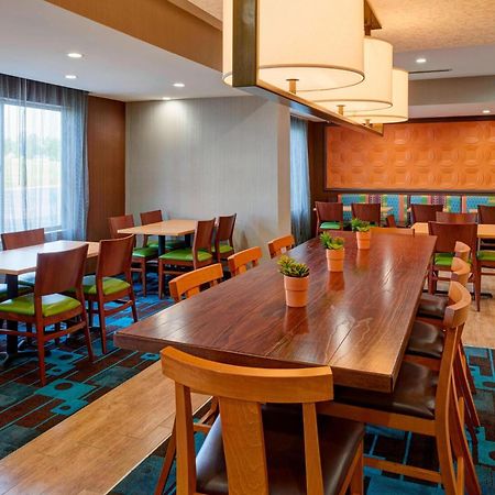 Fairfield Inn By Marriott Richmond New Paris Exterior photo
