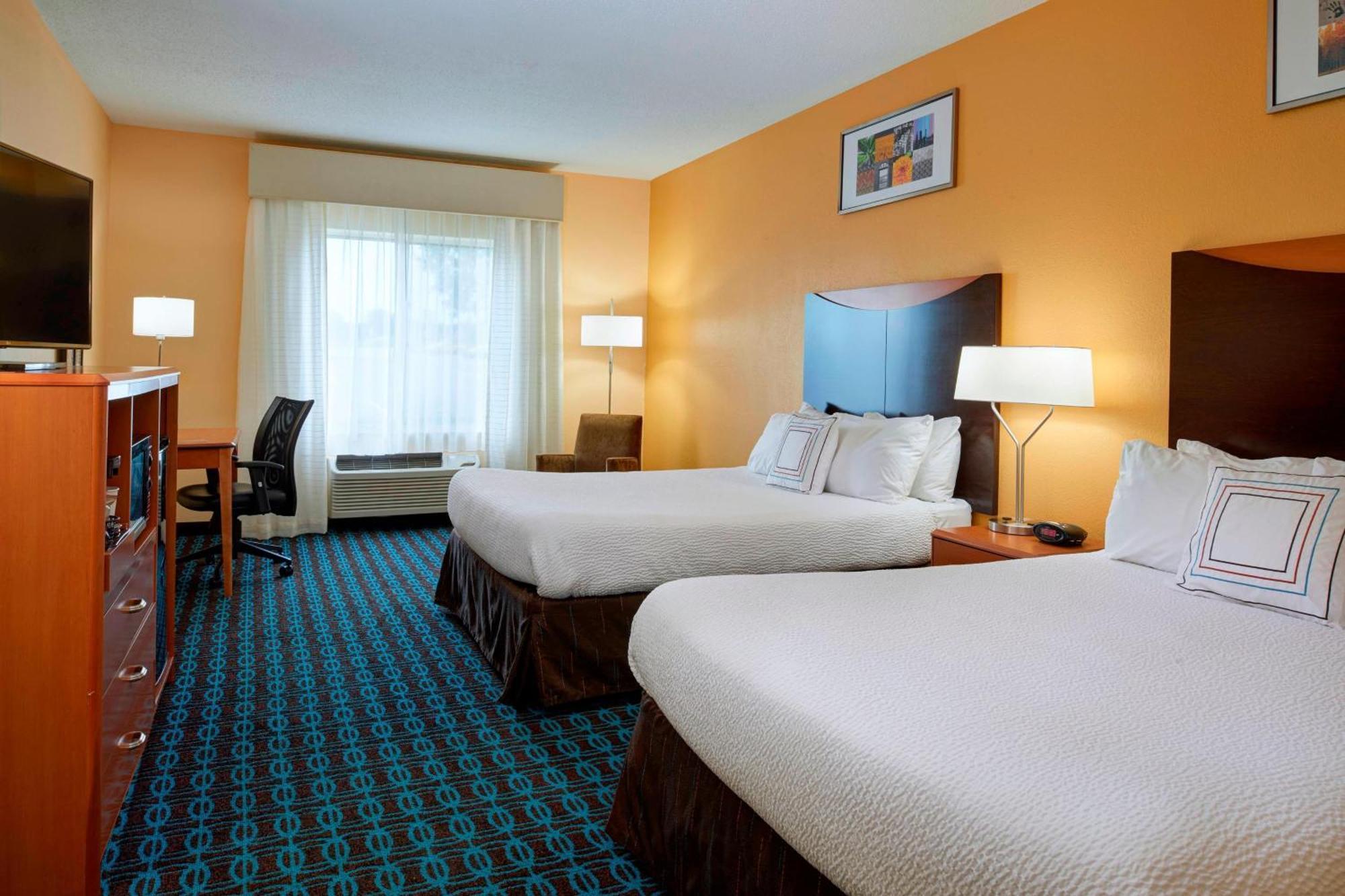 Fairfield Inn By Marriott Richmond New Paris Exterior photo