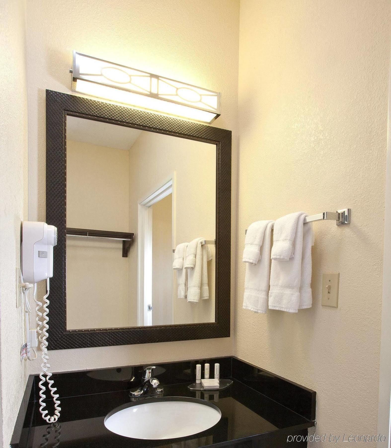 Fairfield Inn By Marriott Richmond New Paris Exterior photo