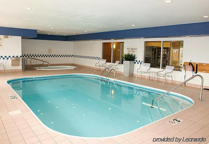 Fairfield Inn By Marriott Richmond New Paris Exterior photo